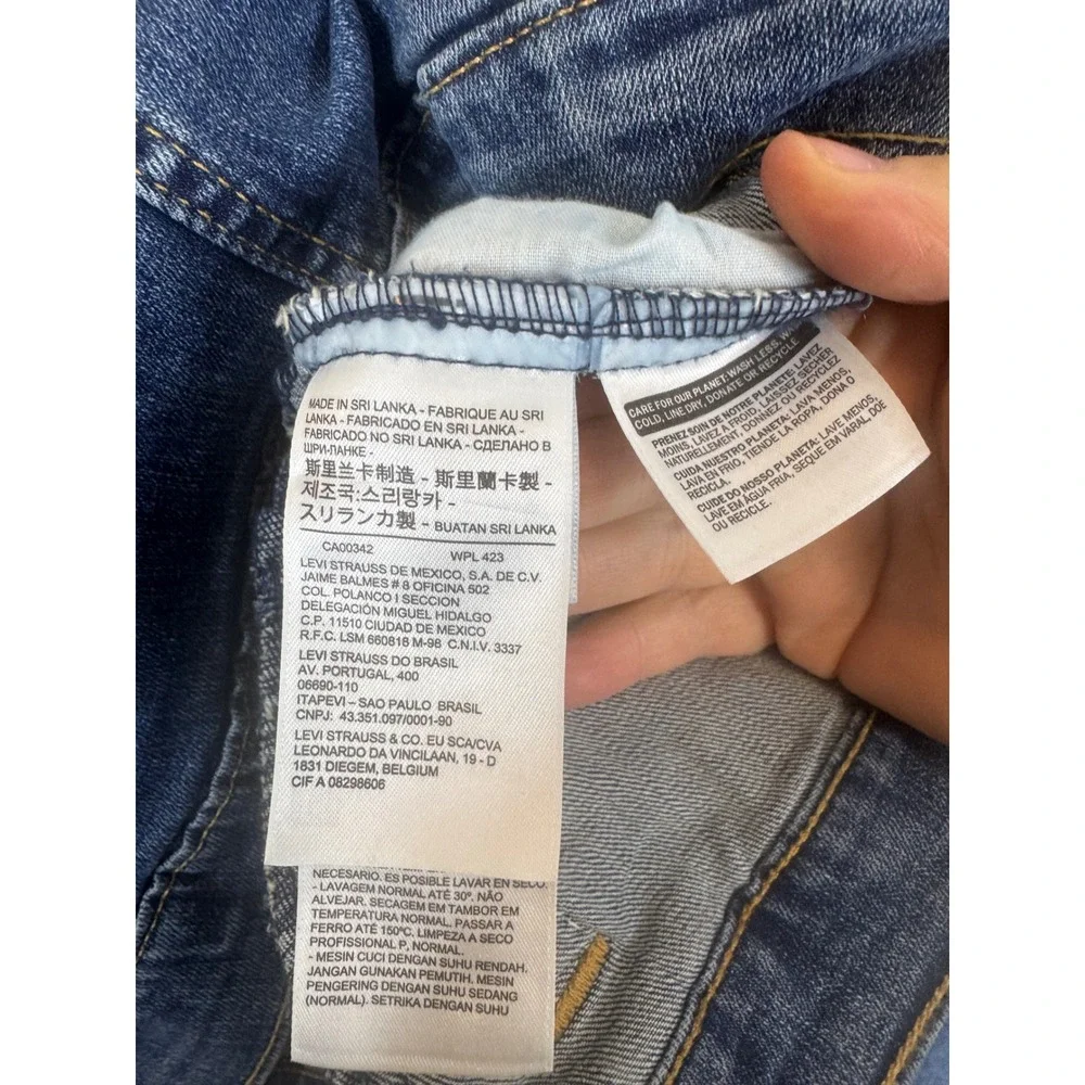 Levis Original Trucker Jacket Womens‎ XL Blue Denim Button Front 29945-0014 NWT